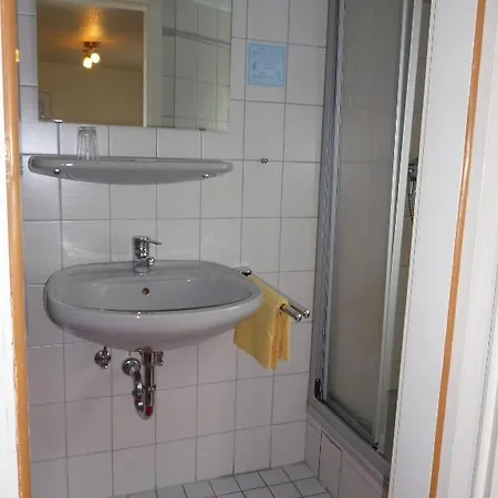 Hotel-cafe-restaurant Parkhaus بيت ضيافة