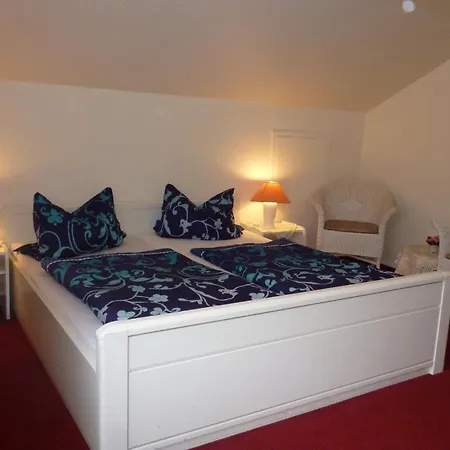 بيت ضيافة Hotel-cafe-restaurant Parkhaus 3*