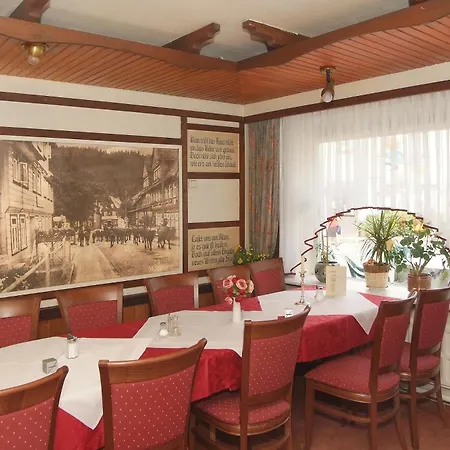 ゲストハウス Hotel-cafe-restaurant Parkhaus アルテンアウ